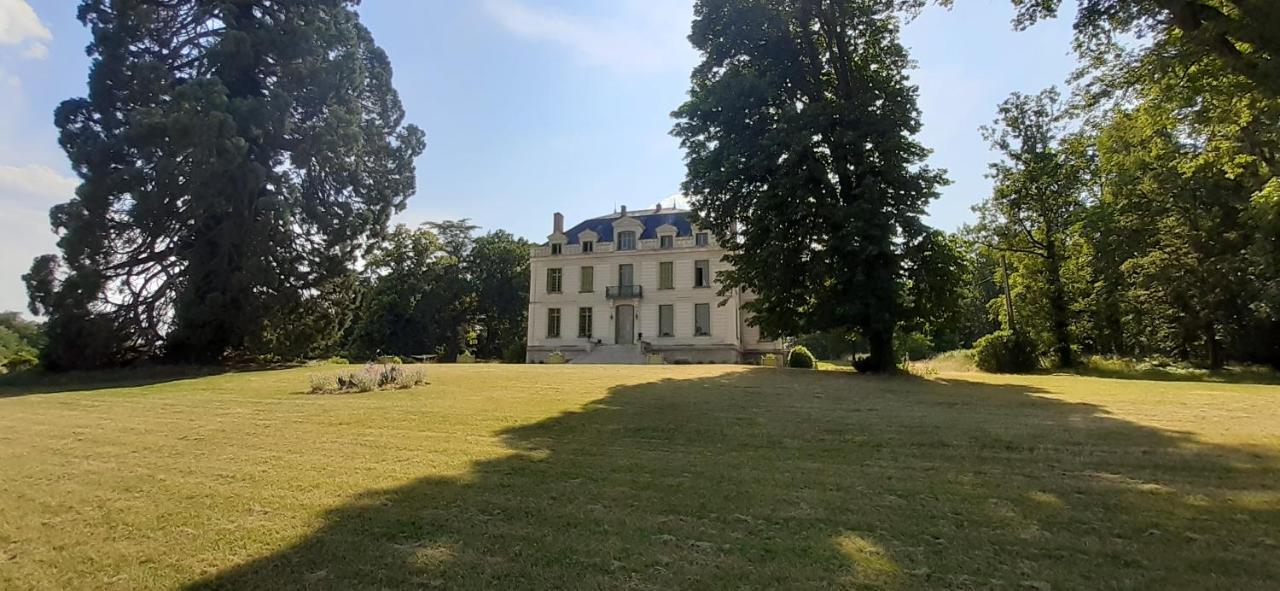 Le Chateau Du Breuil Mazières-de-Touraine 外观 照片